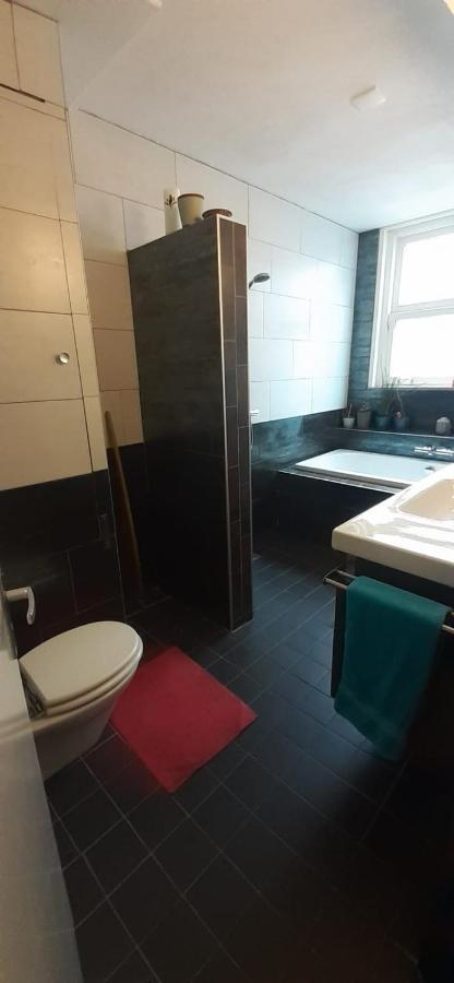 Charlotte, Not For Parties, Not A Hotel, Room With Shared Bathroom, No Kitchen 阿姆斯特丹 外观 照片