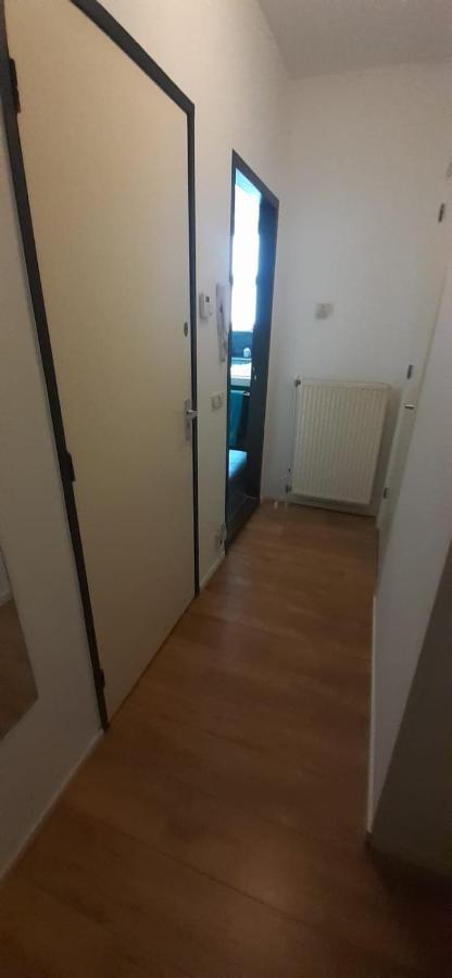 Charlotte, Not For Parties, Not A Hotel, Room With Shared Bathroom, No Kitchen 阿姆斯特丹 外观 照片