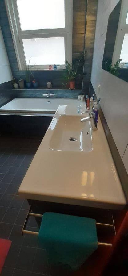 Charlotte, Not For Parties, Not A Hotel, Room With Shared Bathroom, No Kitchen 阿姆斯特丹 外观 照片