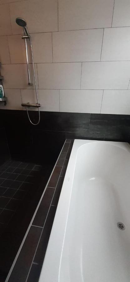 Charlotte, Not For Parties, Not A Hotel, Room With Shared Bathroom, No Kitchen 阿姆斯特丹 外观 照片